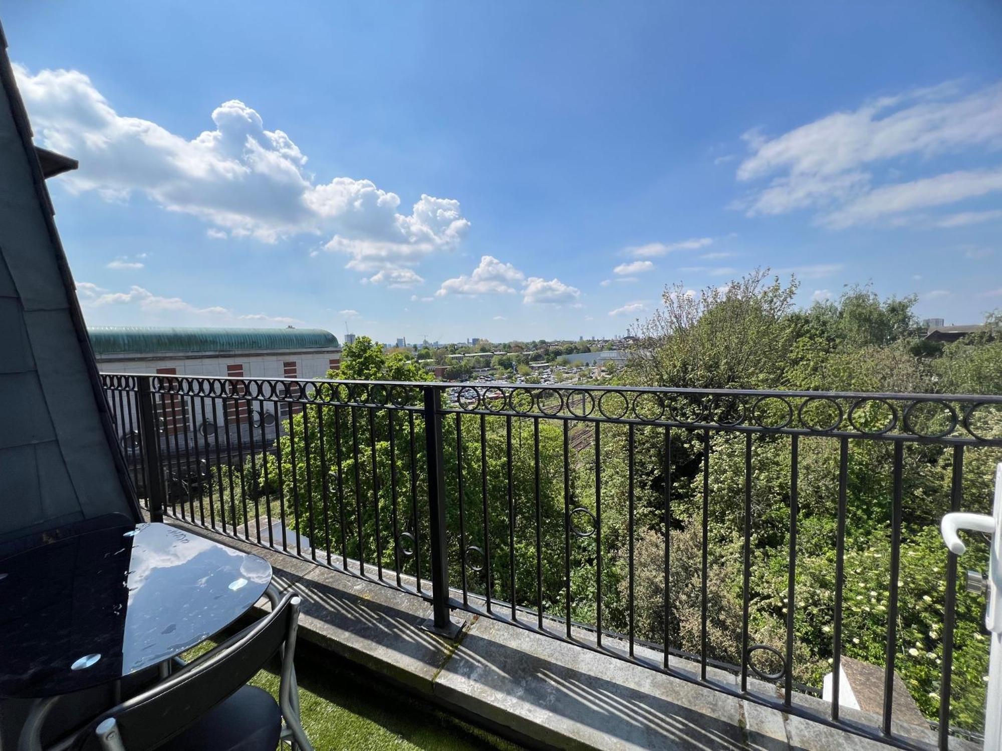 Comfy 2 Bedroom Apartments - Finchley Road, Λονδίνο Εξωτερικό φωτογραφία